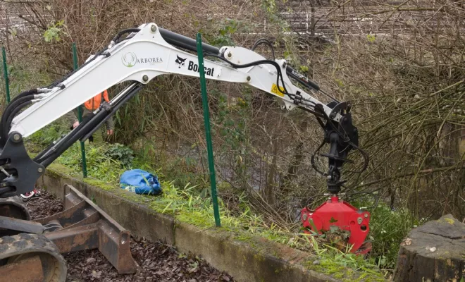 Mini-pelle / grappin forestier : Un allier de poid!, Châtellerault, Arborea